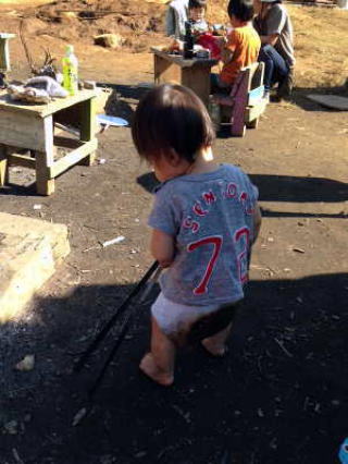 (写真)お尻がまっ黒になった小さな子